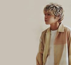 秋山黄色」のアイデア 10 件【2022】 | 秋山, 黄色, アイデンティティ 映画