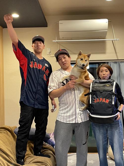 とっておきメモ】巨人・大勢を後押しする仲良し兄姉 代表グッズで３ショットも - プロ野球 : 日刊スポーツ