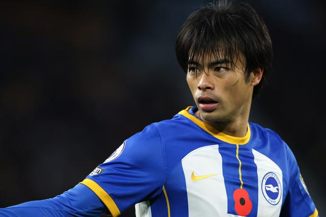 三笘薫が躍動！ プレミア初ゴールに退場誘発に決勝点をお膳立て！ 敵地でブライトンを勝利に導く【イングランド】 - サッカーマガジンWEB