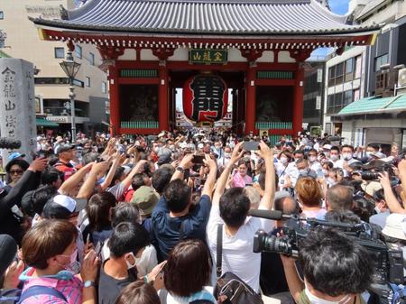 生稲晃子氏＆今井絵理子氏の初タッグ演説に聴衆約２０００人！雷門前が一時騒然/芸能/デイリースポーツ online