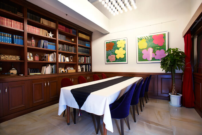 【画像】トライストーン関係者や田中圭が麻雀をしたロイの場所や内装は？｜TrendWatch