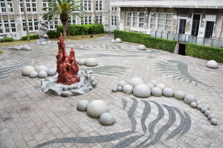 福岡高校の中庭がすごい！ ガウディの世界観を肌で感じるアート空間 | ニュース | 福岡ふかぼりメディア ささっとー