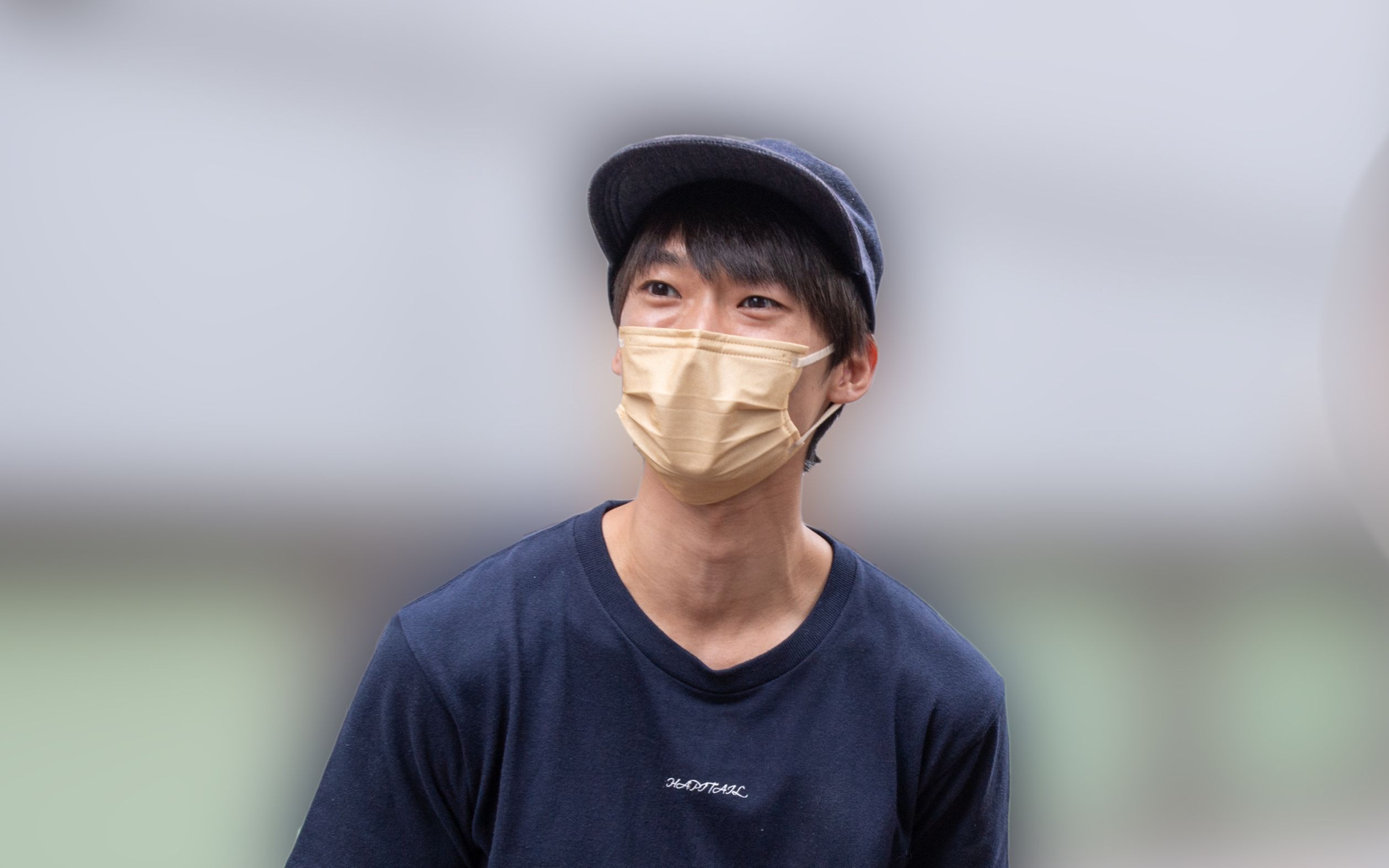 スクープ撮》NHK「おかあさんといっしょ」“お父さん”になった、体操のまことお兄さんを直撃！「絵は得意？」「毎日窮屈じゃないですか？」…教育論まで全部聞いた!! | 文春オンライン