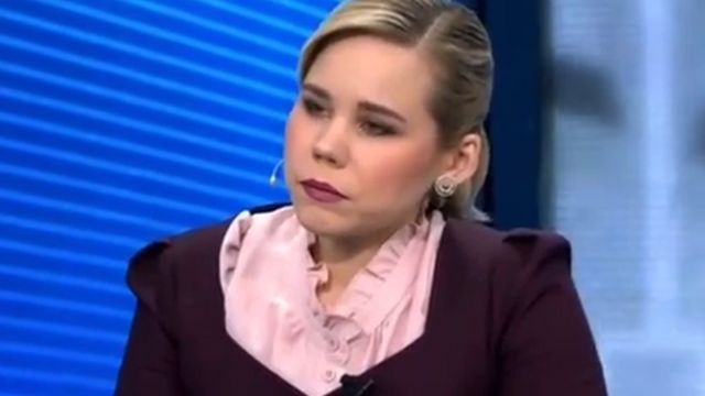 プーチン氏の盟友ドゥーギン氏の娘、モスクワ近郊で車が爆発し死亡 - BBCニュース