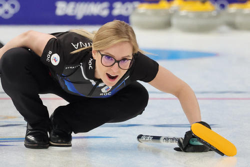 アルセンキナ 特徴のメガネ健在 - フォトギャラリー - 北京オリンピック2022 - 東京2020・カーリング娘 : 日刊スポーツ