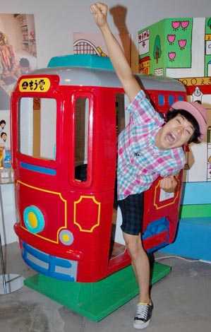 初の個展『～幸せになる～ギャグ・アート展』を開催した、もう中学生 (C)ORICON DD inc. 