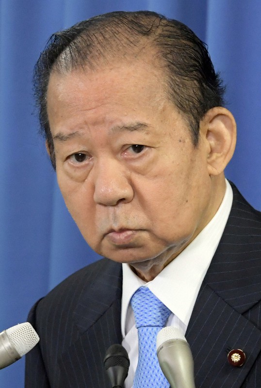 二階氏 自民党幹事長、通算歴代最長1497日 政治の師・角さんと並ぶ | 毎日新聞