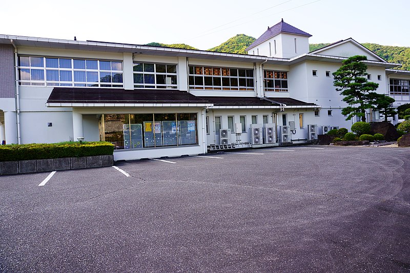 多可町立八千代小学校 - Wikipedia