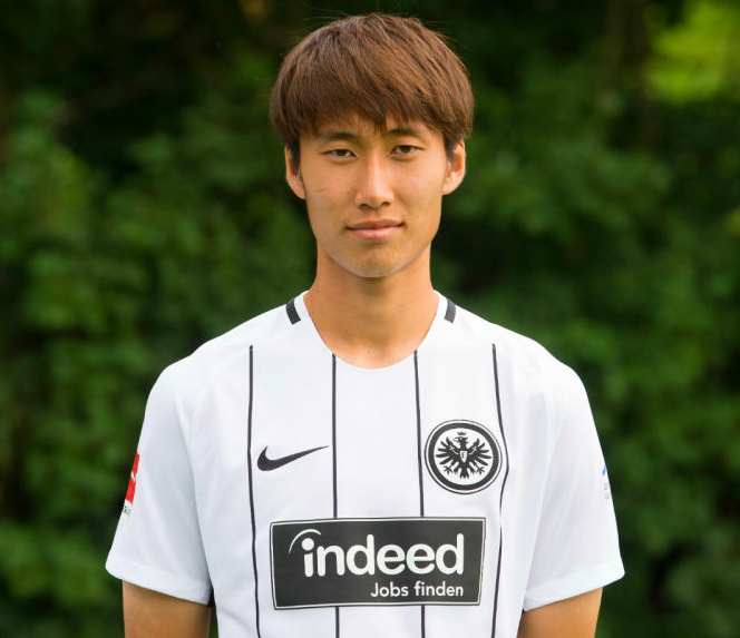 サッカー鎌田大地選手の弟、嫁（妻）が話題？年棒と日本代表でのプレースタイルを分析！ | サッカー解剖者・本田