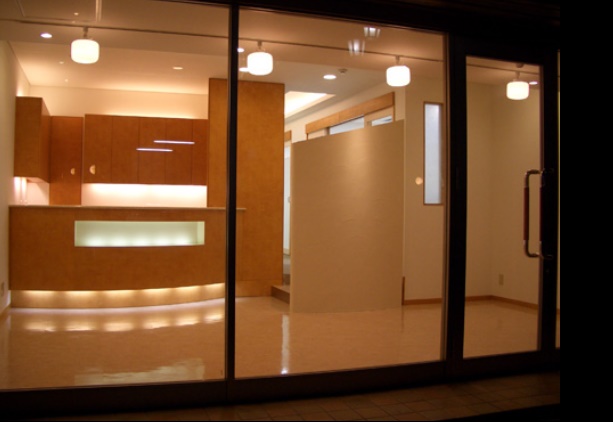 シマデンタルクリニック院長｜島弘光氏の顔画像！日大主席卒で年収は？