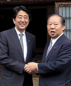 二階俊博幹事長の学歴｜出身大学高校や中学校の偏差値と若い頃のエピソード | 芸能人の学歴や有名人の高校・大学情報は芸能人有名人学歴偏差値.com