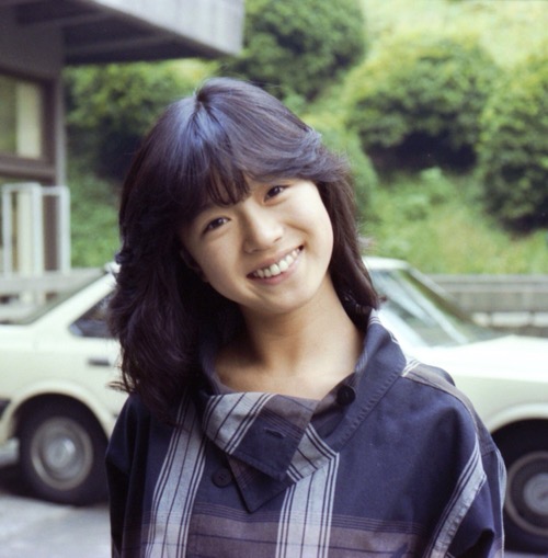 画像36枚】中森明菜の若い頃がかわいい！昔のデビュー時から現在までの写真まとめ｜aoi-media